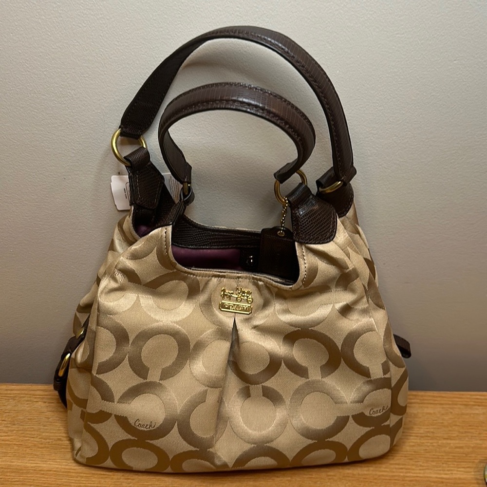COACH Madison Maggie Jacquard Shoulder Bag, NWT.